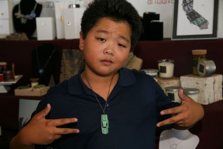 Hudson Yang of "Fresh Off the Boat" with <a href="https://www.facebook.com/theglossatteer/" target="_blank">The Glossatteer</a>.