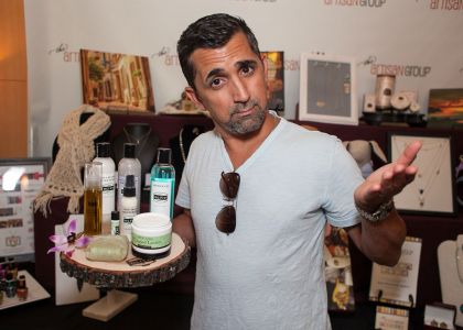 James Madio of Jersey Boys; Band of Brothers; Hook, with <a href="https://www.facebook.com/olivu426" target="_blank">Olivü 426</a>.
