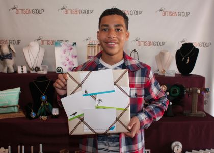 Marcus Scribner of Black-ish with <a href="https://www.facebook.com/FionaDesigns" target="_blank">Fiona Designs Stationery</a>.