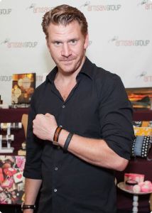 Dash Mihok of Ray Donovan; Silver Linings Playbook; Greetings from Home, with <a href="https://www.facebook.com/SariBlueJewelry" target="_blank">SariBlue</a>.